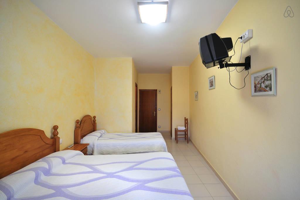 Hotel Pensio l'Avi Pep Saus Esterno foto