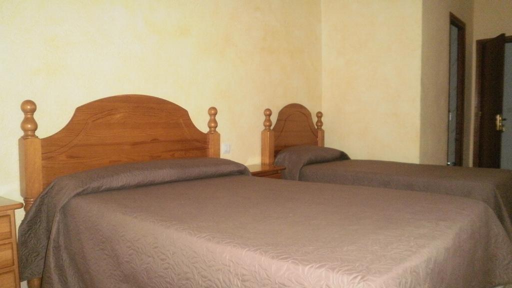Hotel Pensio l'Avi Pep Saus Esterno foto